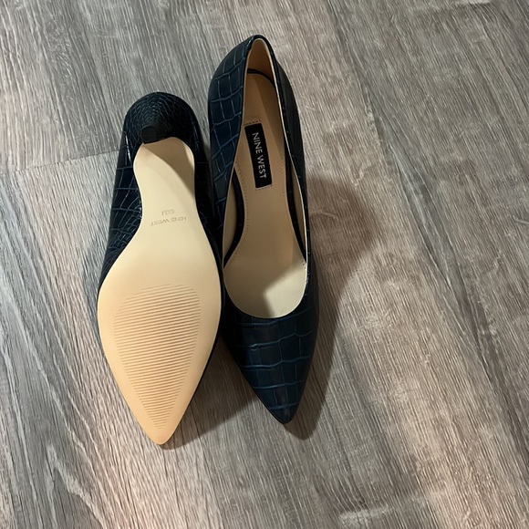 Nine West 6 1/2 new - Picture 3 of 5